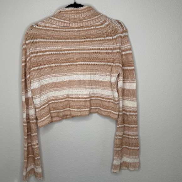 Urban Outfitters Long Sleeve Cowl Neck Striped Tan and White Cropped Sweater M - Picture 7 of 10